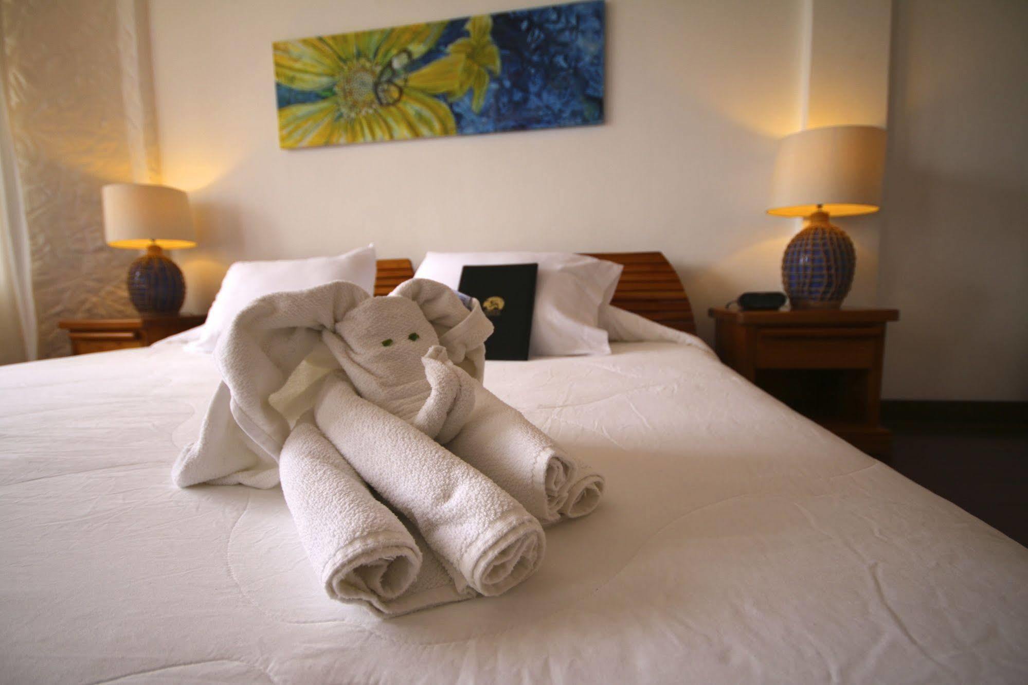 Hotel Angermeyer Waterfront Inn Puerto Ayora (Galapagos Islands) Exterior foto